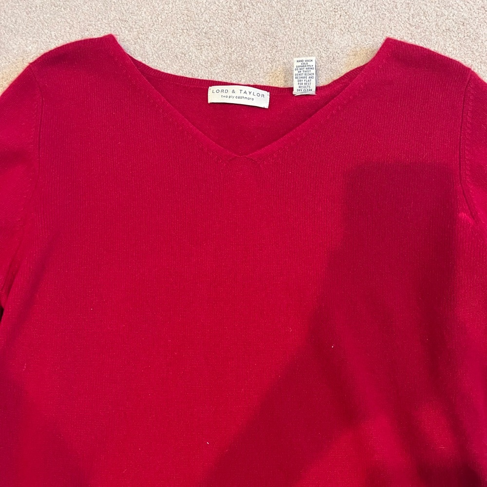 lord and taylor two ply cashmere sweater size M